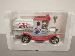 lot 12 image: Pepsi-Cola Fuel Tank Bank
