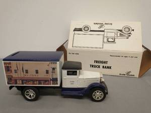 lot 15 image: Ertl Freight Truck Bank