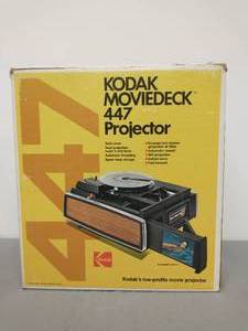 lot 28 image: Vintage Kodak Moviedeck Projector