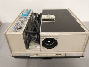 lot 30 image: Vintage 3M Projector