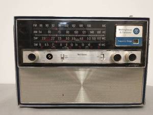 lot 34 image: Vintage Westinghouse Radio