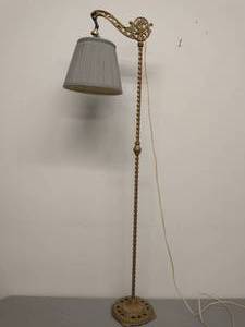 lot 40 image: Antique Floor Lamp