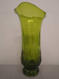 lot 49 image: Vintage Art Glass Green Vase