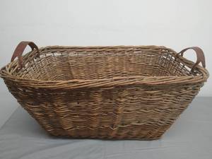 lot 66 image: Vintage Wicker Basket