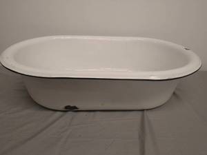 lot 72 image: Vintage Enamelware Basin