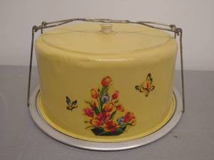 lot 75 image: Vintage Cake Carrier