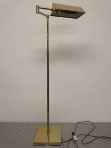 lot 42 image: Metal Floor Lamp