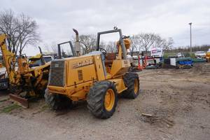 lot 9 image: 1992 Case Model 860 4 x 4 x 4 Vibratory Cable Plow