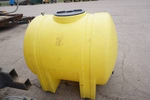 lot 32 image: 335 Gallon Poly Liquid Storage Tank