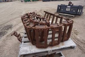 lot 21 image: Loegering Over The Tire Steel Bobcat Skid Loader Skid Steer Tracks