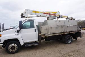 lot 6 image: 2003 Chevrolet C4500 Bucket Truck