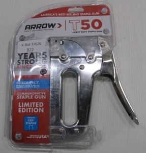 lot 822 image: Arrow T50 Heavy-Duty Staple Gun