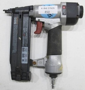 lot 850 image: Porter Cable BN200SB 18-Gauge Pneumatic Brad Nailer