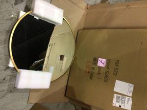 Medium Round Gold Casual Mirror (28 in. H x 28 in. W) Customer Returns See Pictures&nbsp