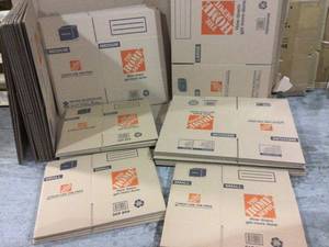 Medium Moving Box (22 in. L x 16 in. W x 15 in. D) by The Home Depot Customer Returns See Pictures&nbsp