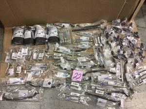 HUGE MIX LOT OF HARDWARE GLIDERITE &amp HICKORY&nbsp Customer Returns See Pictures&nbsp