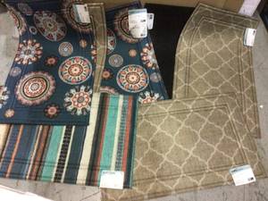 lot 34 image: Quatrefoil Midnight 18 in x 30 in Door Mat by TrafficMaster Customer Returns See Pictures