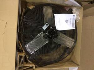 lot 36 image: Adjustable-Height 30 in. Easy-Assembly Pedestal Fan by Commercial Electric Customer Returns See Pictures