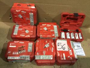 lot 56 image: Hole Dozer General Purpose Bi-Metal Hole Saw Set with Carbide Hole Saw (7-Piece) by Milwaukee Customer Returns See Pictures