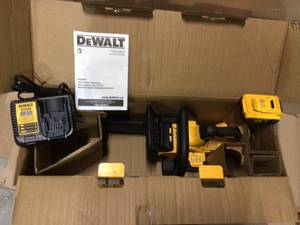 lot 78 image: 12 in. 20V MAX Lithium-Ion Cordless Brushless Chainsaw with (1) 5.0Ah Battery and Charger Included by DEWALT