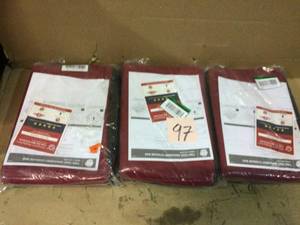 lot 97 image: ORNAMENT STORAGE BAG Customer Returns See Pictures
