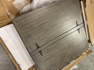 lot 113 image: Aldwin Coffee Table with Lift Top