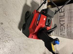 lot 115 image: Toro Power Clear 721 R Snow Blower