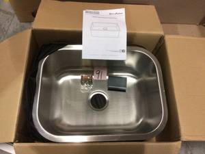 Toulouse 23-18 in. x 17-78 in. Stainless Steel, Single Basin, Undermount Kitchen Sink Customer Returns See Pictures