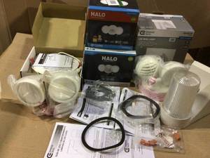 lot 54 image: 17-Watt White Outdoor Integrated LED Jelly Jar Wall Pack Light with Dusk to Dan Control Customer Returns See Pictures 