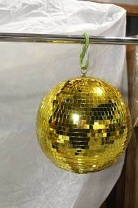 lot 932 image: Disco Mirror Ball Gold 15D