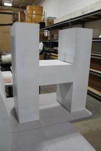 lot 922 image: Letter H White 30-12Lx15Wx36H