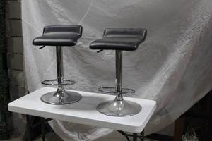 lot 1061 image: Lot of (2) Metal Pedestal Bar Stool with Black Adjustable Height Seat and Footrest 15Wx15Dx26H