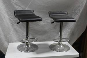 lot 1008 image: Lot of (2) Metal Pedestal Bar Stool with Black Adjustable Height Seat and Footrest 15Wx15Dx26H