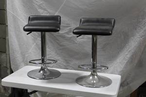 lot 1011 image: Lot of (2) Metal Pedestal Bar Stool with Black Adjustable Height Seat and Footrest 15Wx15Dx26H