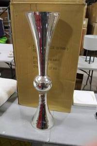 lot 1034 image: Z Gallerie Glass Vase Silver 9Dx36H (in box)