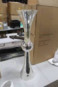lot 1821 image: Z Gallerie Glass Vase Silver 9Dx35-12H