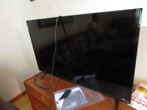 lot 109 image: Vizio 40 television...