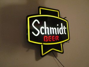 lot 118 image: Schmidt Beer wall mount light - neo...