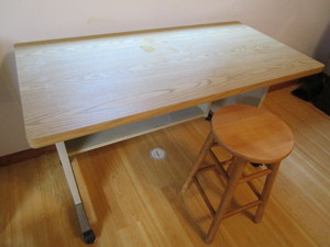 lot 128 image: Desk on roller 48x24x29.5H, stoo...
