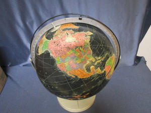 lot 129 image: Replogle Starlight globe 12...