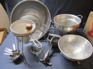 lot 186 image: Canning food mill, stainless bowl,...