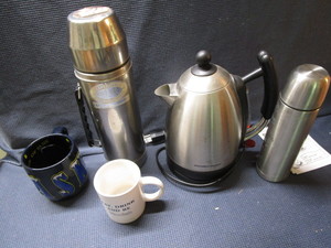 lot 195 image: Hamilton Beach electric kettle, two ...