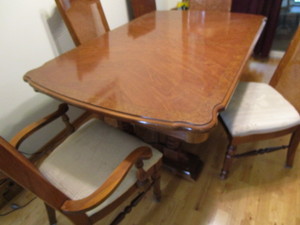 lot 6 image: Dining set Table is 42Wx64x30H ...