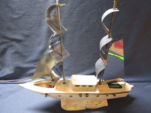 lot 203 image: Ship lamp - vintage ceramic with me...