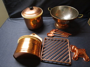 lot 220 image: Copper colander, measuring spoons,...