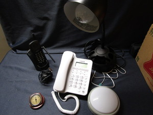 lot 234 image: Vtech desk phone with large numbers...