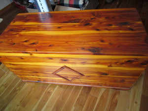 lot 254 image: Cedar chest 41Lx18Dx22H...