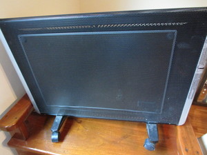 lot 258 image: Electric heater - flat panel, teste...