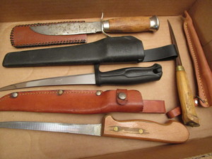 lot 271 image: Knives with Swedish & filet...