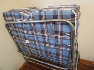 lot 272 image: Rollaway folding twin size - alumin...